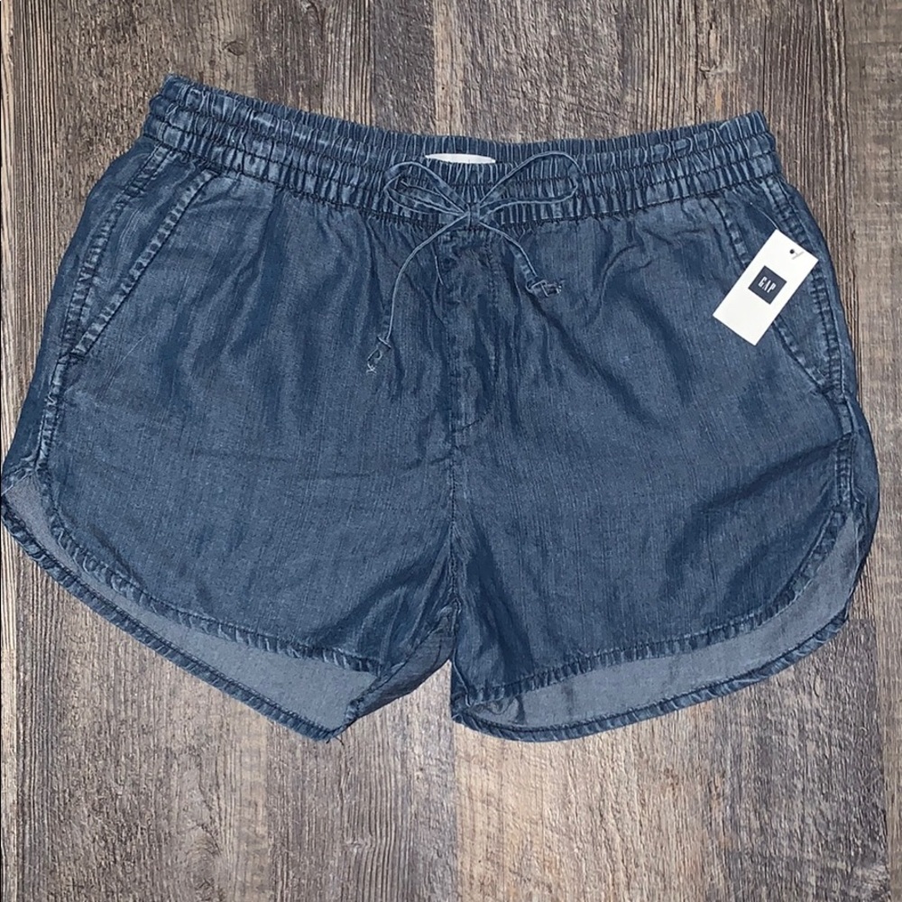 Gap shorts